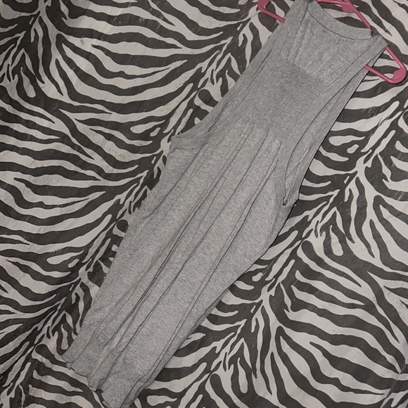 Women’s light grey cinched button down vest with pockets - Picture 5 of 5